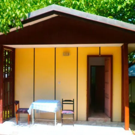 Homely Bungalow Fro 2 Or 3 Persons Gæstehus Kamena